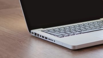 哈麻批打工人摸鱼版图文教程的封面缩略图，电脑屏幕与咖啡杯同框